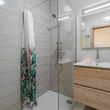 Apartmán Orlando. Amazing Location. Completely Renovated! *